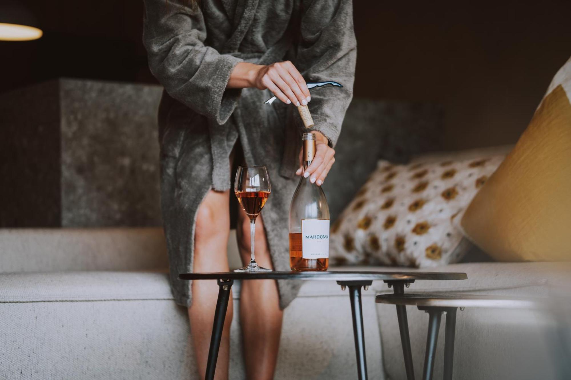 טאנהיים Mons Suites Wine Passion מראה חיצוני תמונה